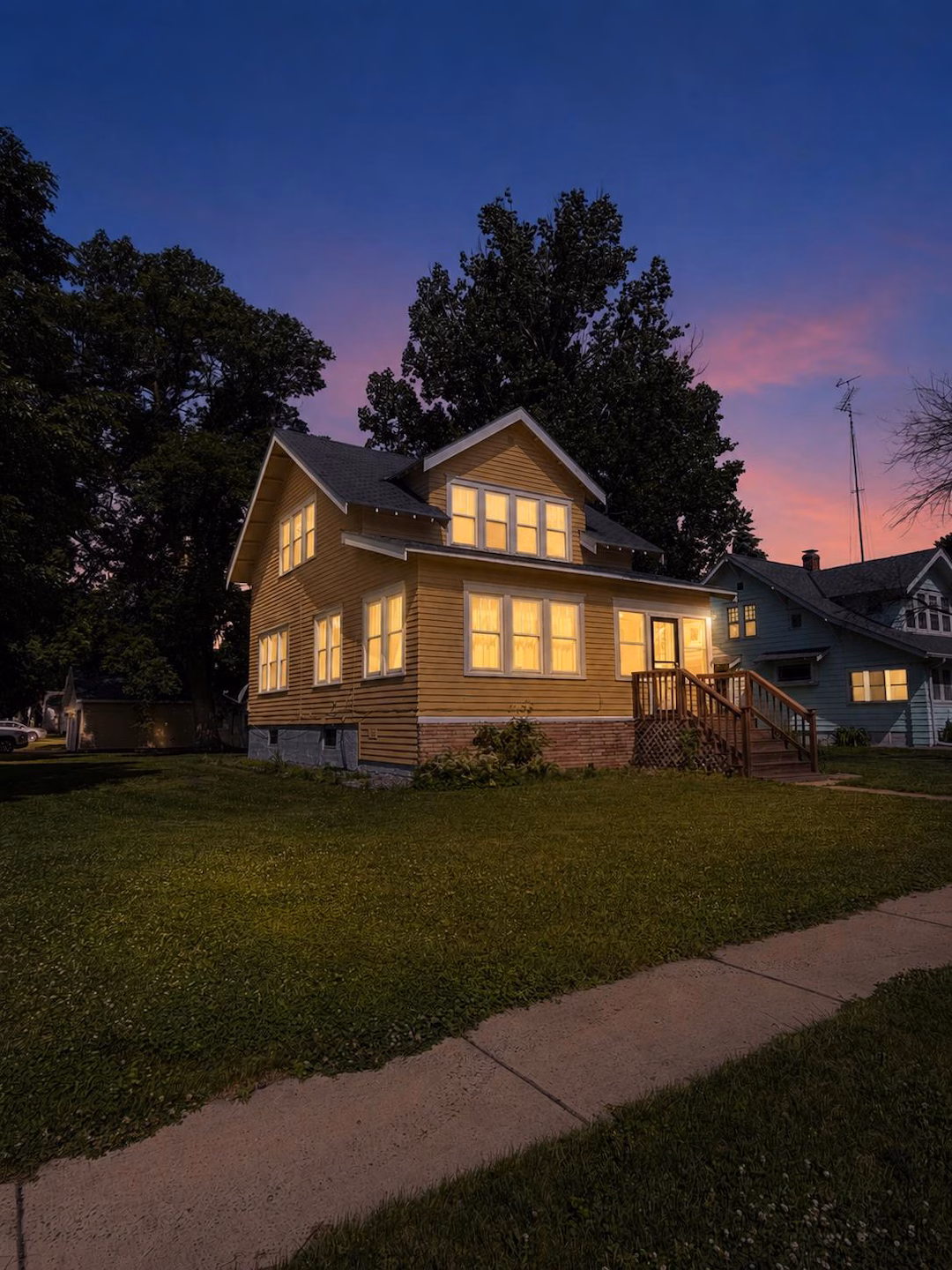 Home at 416 2nd Ave S, Sacred Heart, Minnesota